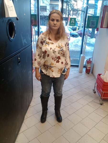 Femeie casatorita cu copil, caut job,